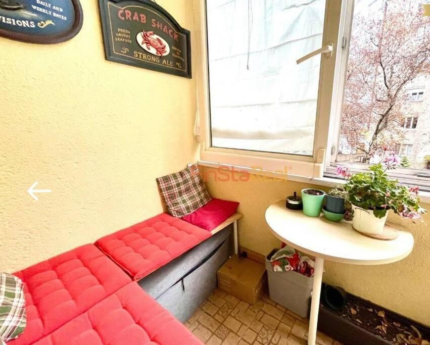 Economy Apartment 2 Min From The Main Station Bratislava Exterior photo